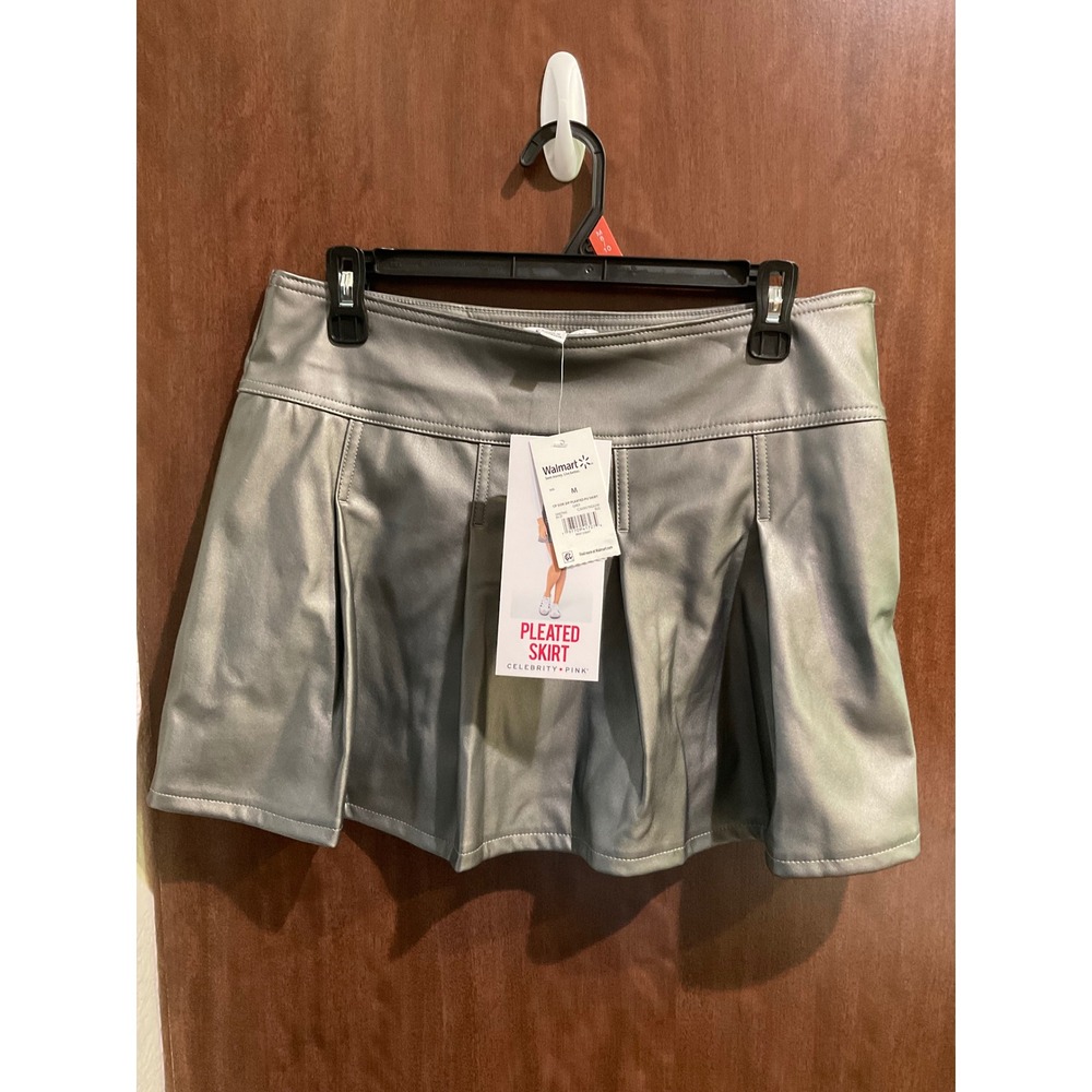 Celebrity Pink Women's Faux Leather Pleated Skirt size M / E-032
